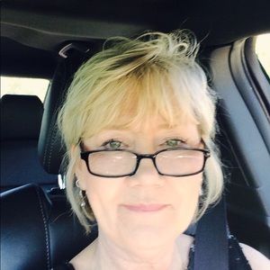 Meet your Posher, Debbie